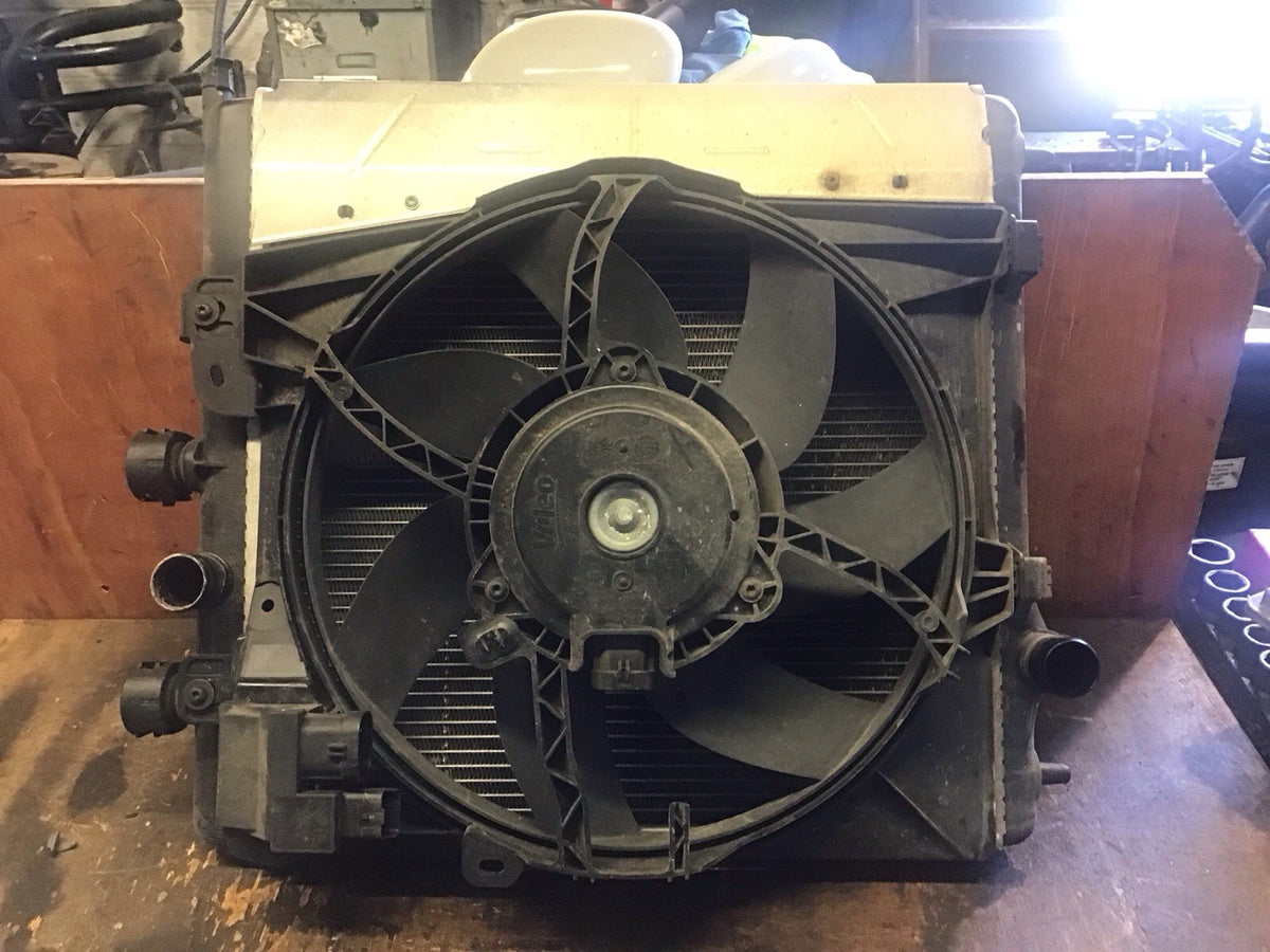CITROEN DS3 1.2 1.4 1.6 RADIATOR FAN COWLING RADIATOR PACK 884260000 2010 20144