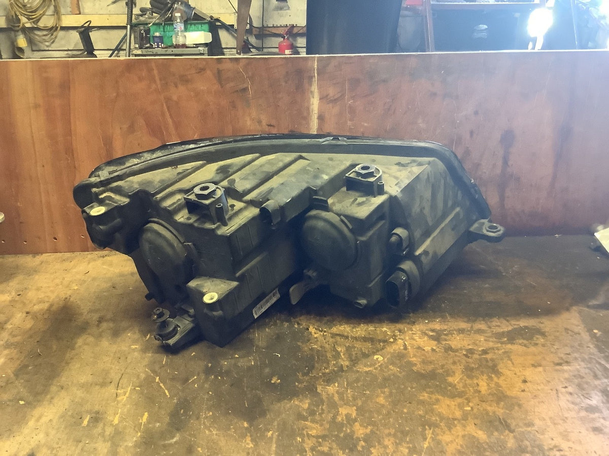 VOLKSWAGEN TOURAN MK2 HEADLIGHT PASSENGERS SIDE N/S 1T2941005H 2010 20159