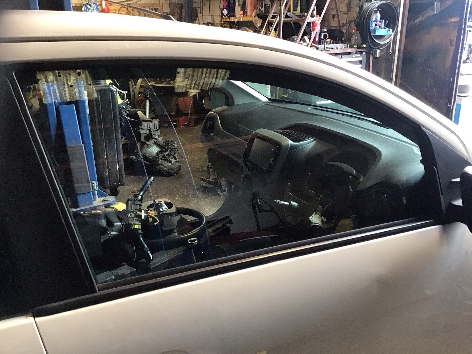 PEUGEOT 108 DRIVER'S O/S SIDE FRONT WINDOW GLASS 5 DOOR 2015 20221