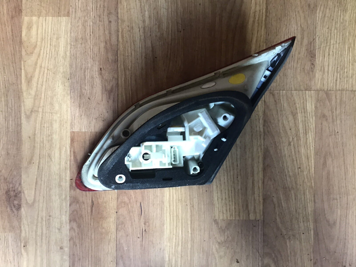 VAUXHALL ASTRA J PASSENGER'S SIDE N/S INNER REAR LIGHT 5 DOOR 2009 20123