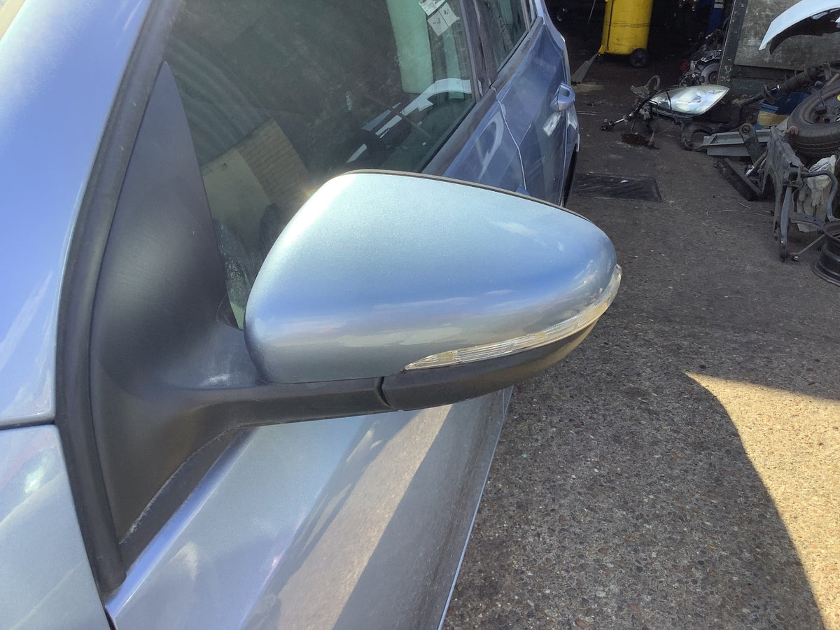 VOLKSWAGEN GOLF MK6 PASSENGER'S SIDE MIRROR SHARK BLUE LA5Q  2009 20120