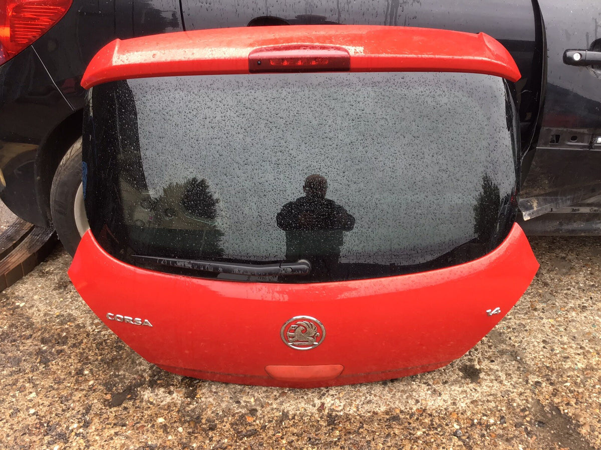 VAUXHALL CORSA D TAILGATE FLAME RED PAINT CODE Z547 3 DOOR MODEL 2006 20142