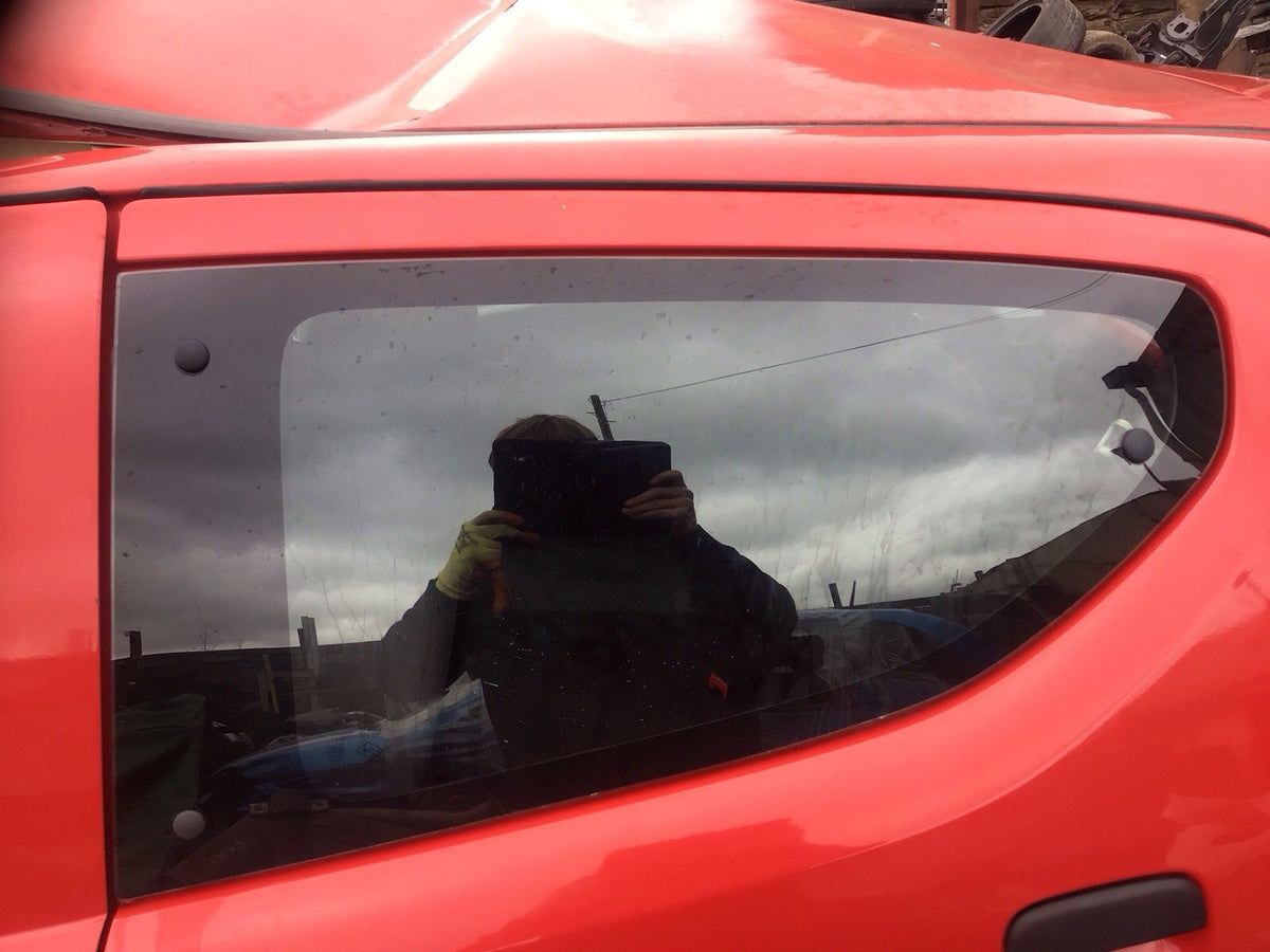 SUZUKI ALTO PASSENGER'S N/S SIDE REAR WINDOW GLASS DOOR WINDOW 2009 20144