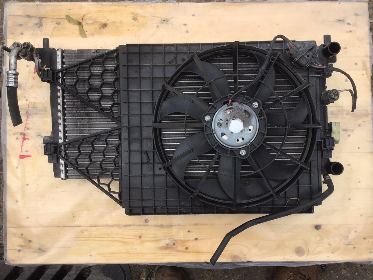 VOLKSWAGEN POLO 6R RADIATOR PACK RADIATOR FAN 6R0820411D 1.2 PETROL 2009 20159