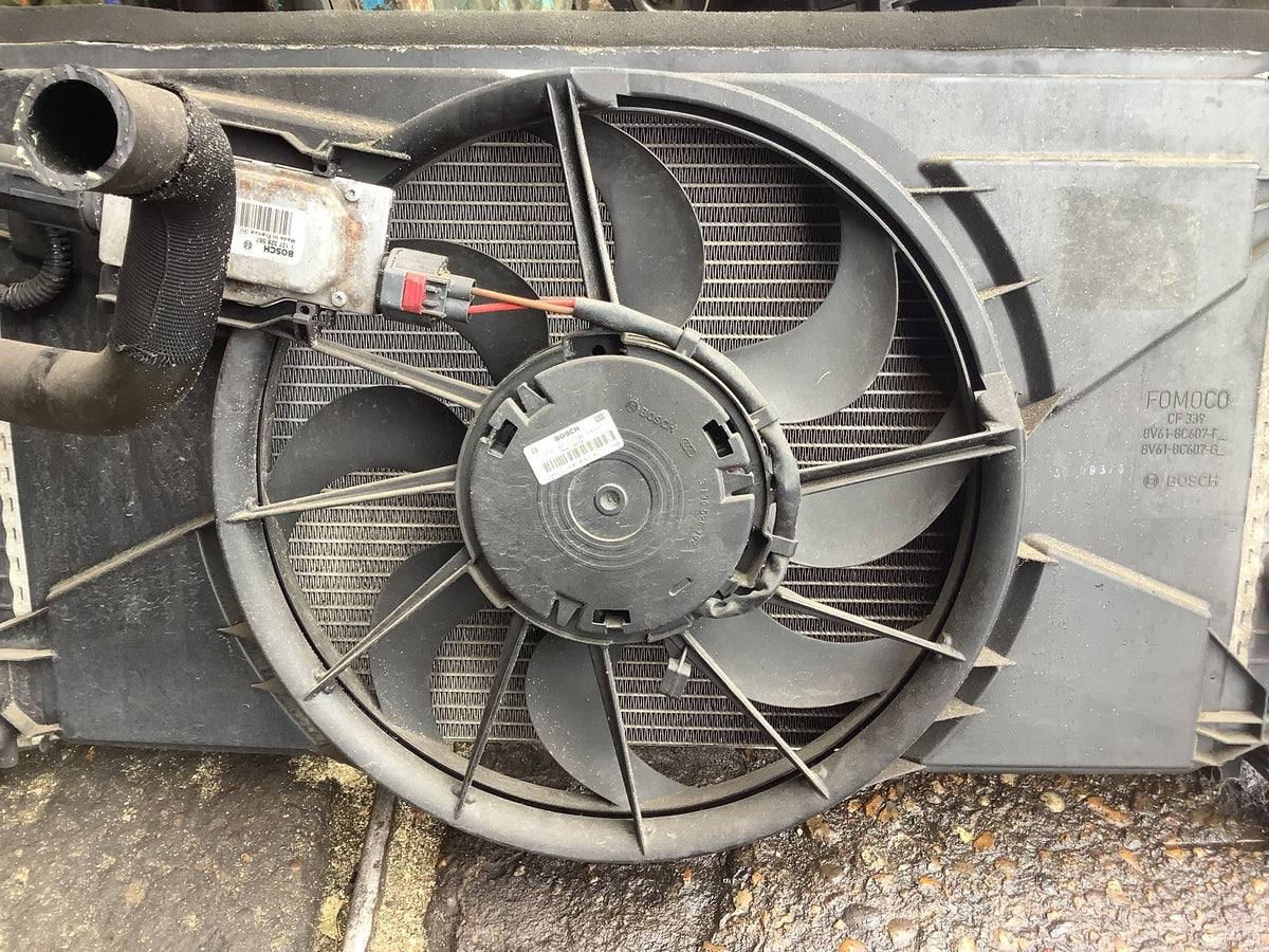 FORD C MAX/FOCUS 1.6 PETROL  RADIATOR PACK COWLING 8V61 8C607 F 2010 20156