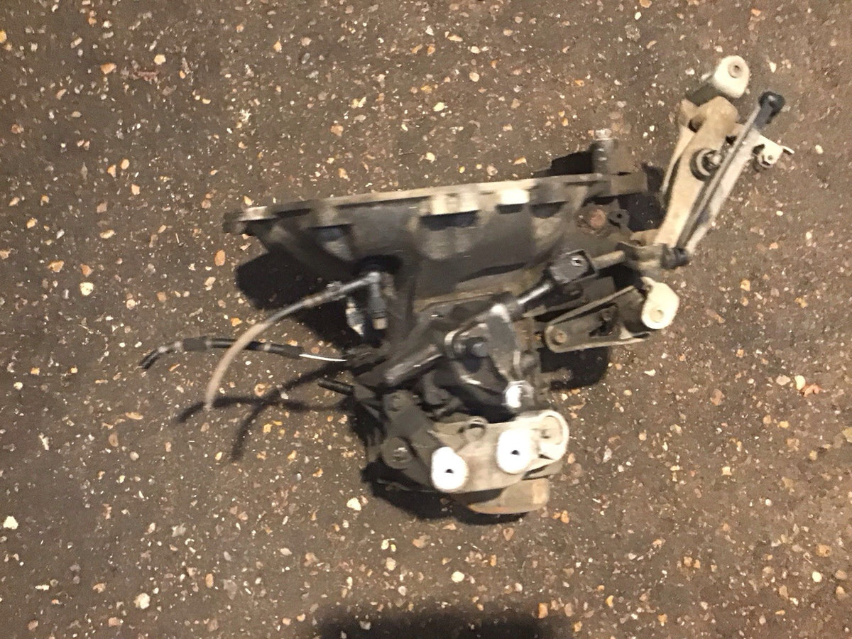VAUXHALL TIGRA B 1.4 PETROL GEARBOX 5 SPEED 29000 MILES CODE F13 C374 2004 20092