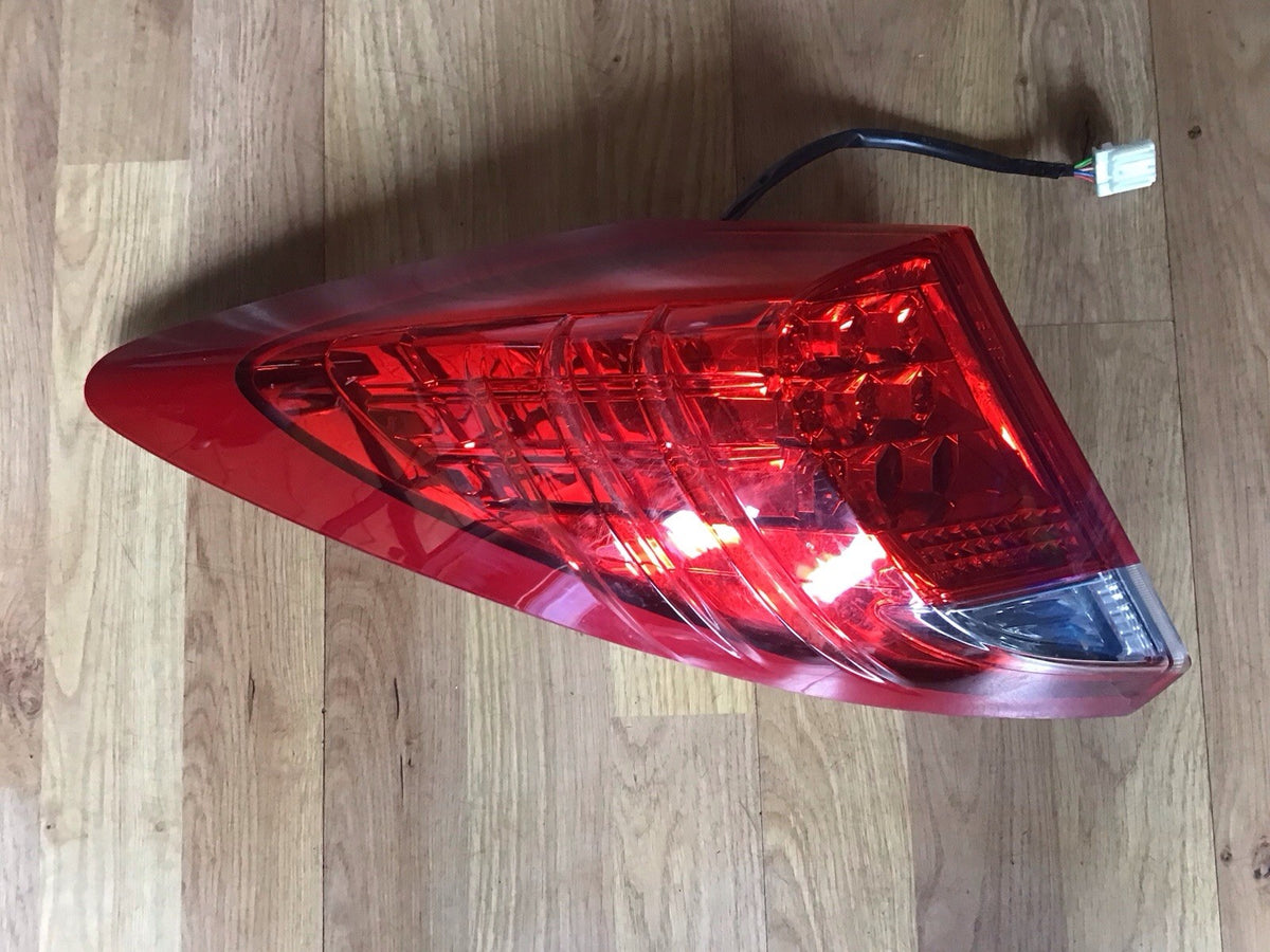 HONDA CIVIC MK9 PASSENGER'S SIDE N/S REAR LIGHT FR26260102 2012 20170
