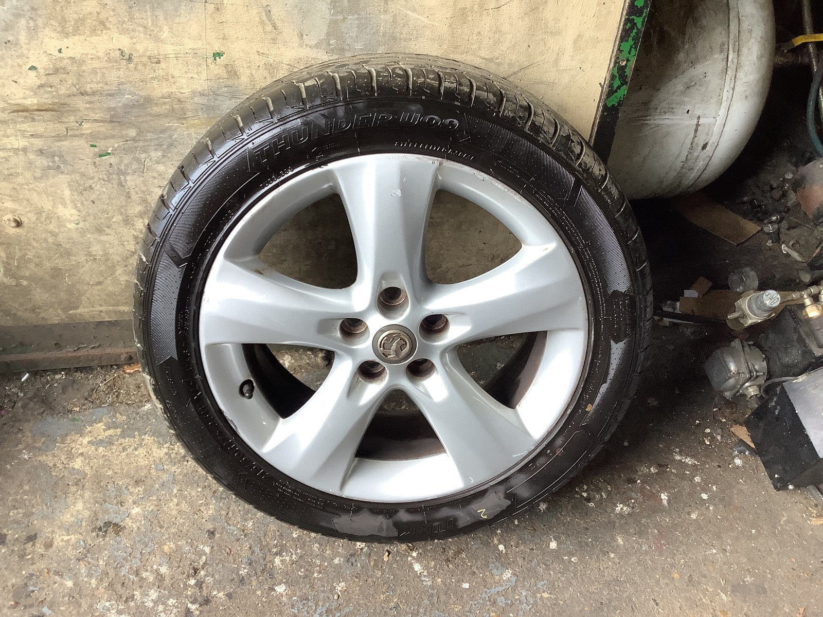 VAUXHALL ASTRA J PETROL ALLOY WHEEL 17"  AND TYRE 215X50X17 0P042 K6 2010 20151