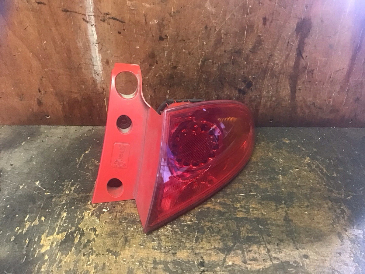 SEAT LEON MK2 DRIVER'S SIDE O/S REAR LIGHT  1P094509E 2009 20120