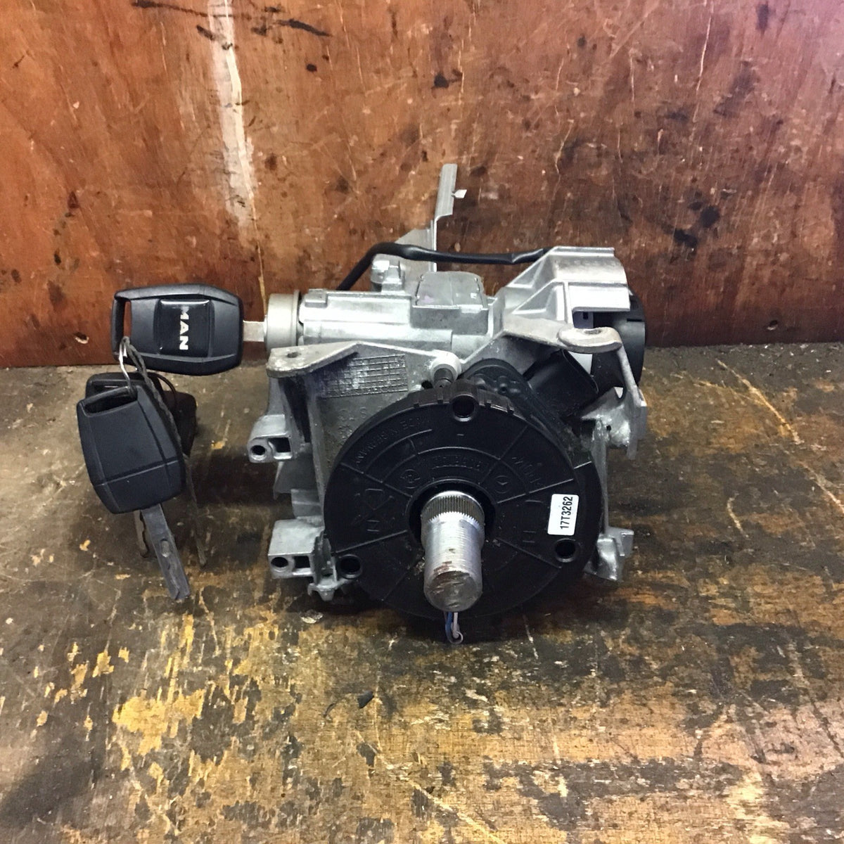 MAN TGX TGS IGNITION LOCK AND KEYS STEERING LOCK 81.25501.6035 2015 20101