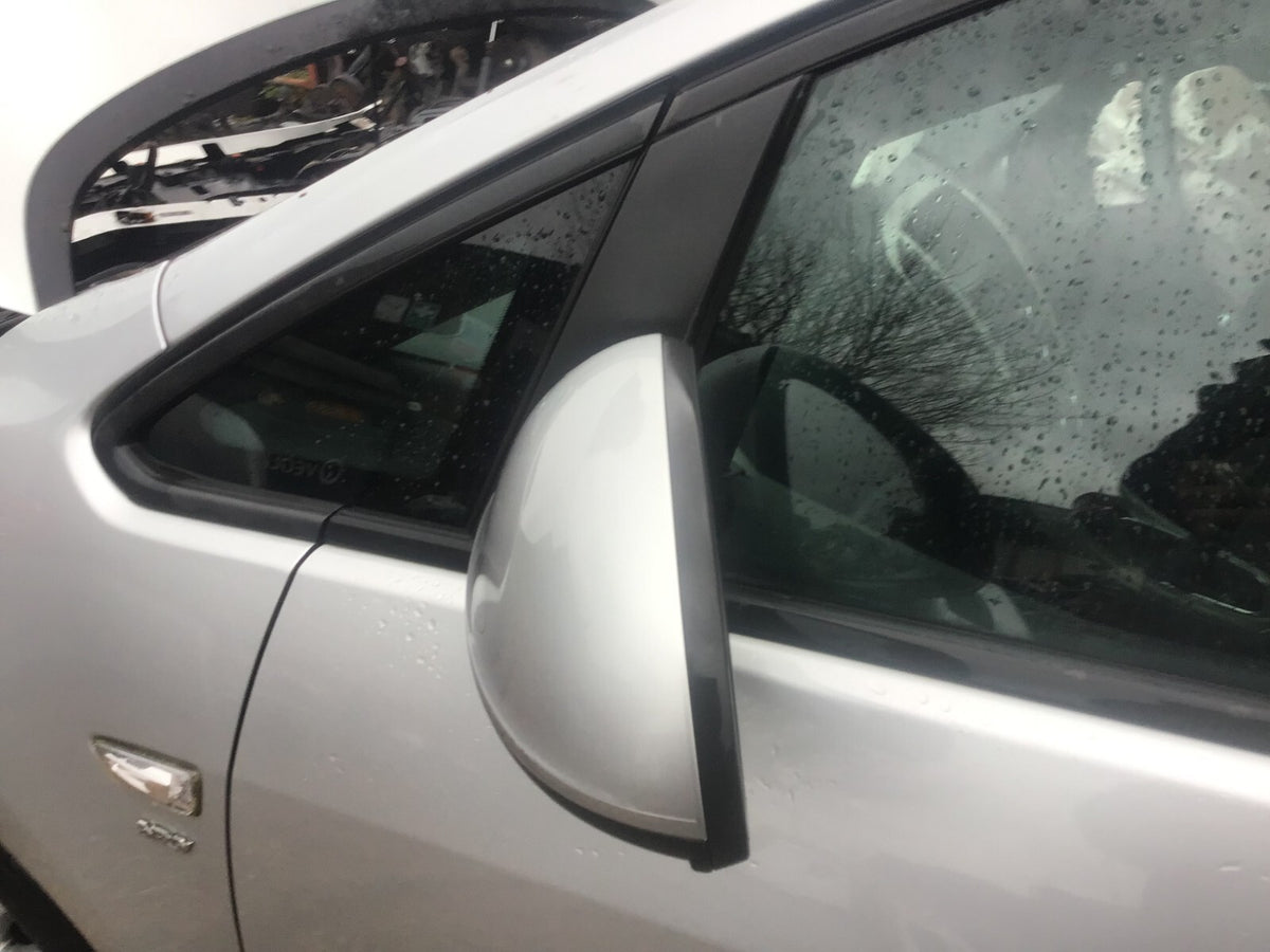 VAUXHALL ASTRA J PASSENGER SIDE N/S DOOR MIRROR SOVEREIGN SILVER 176/GAN  10 158