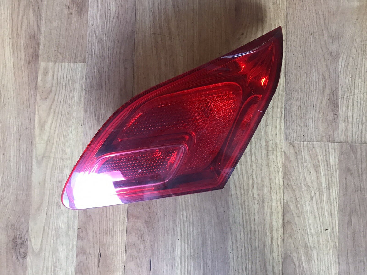 VAUXHALL ASTRA J DRIVER'S SIDE O/S INNER REAR LIGHT 5 DOOR 2009 20120