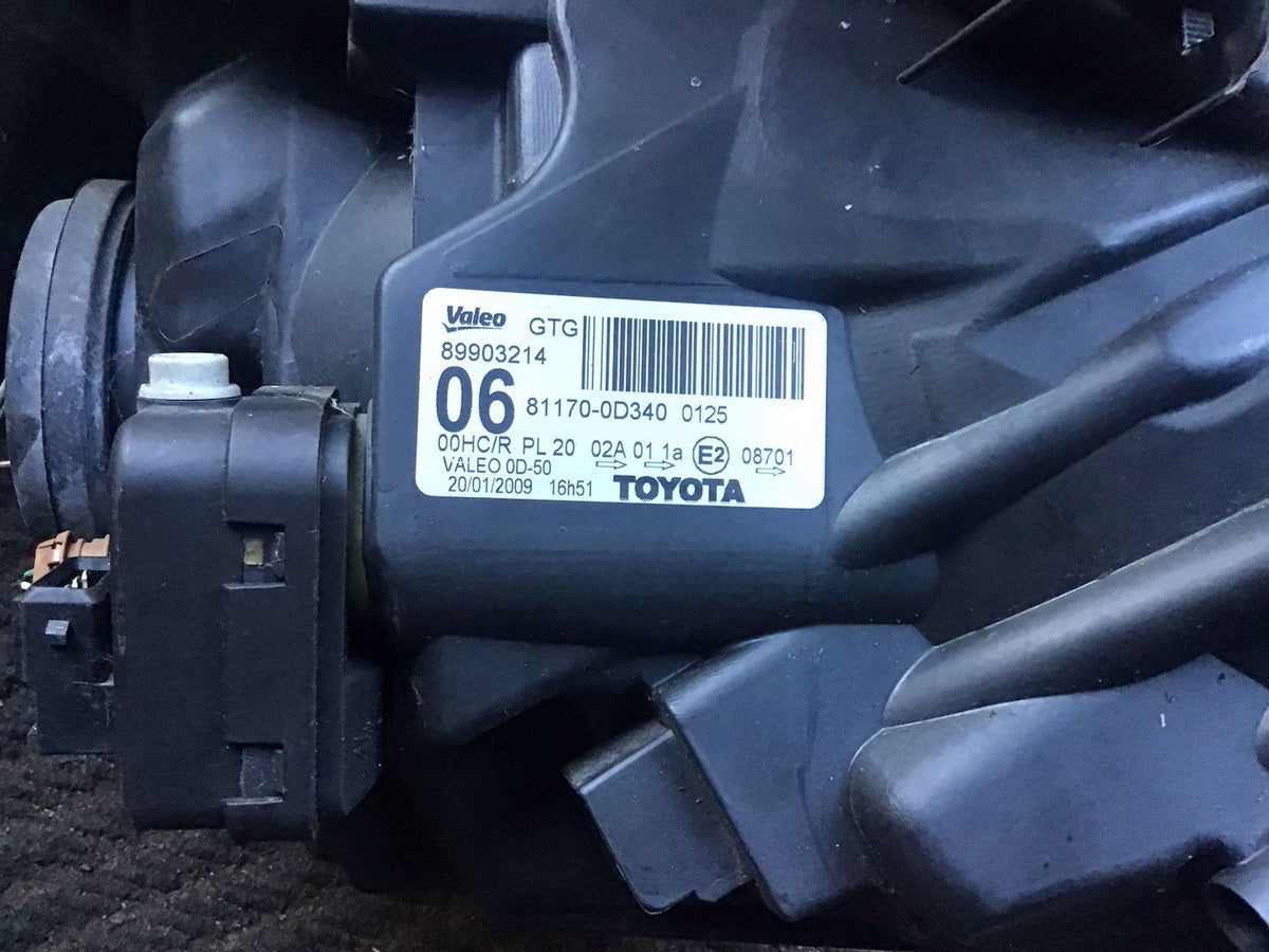TOYOTA YARIS MK2 PASSENGER'S SIDE N/S HEADLIGHT 81170 0D340 2008 201210