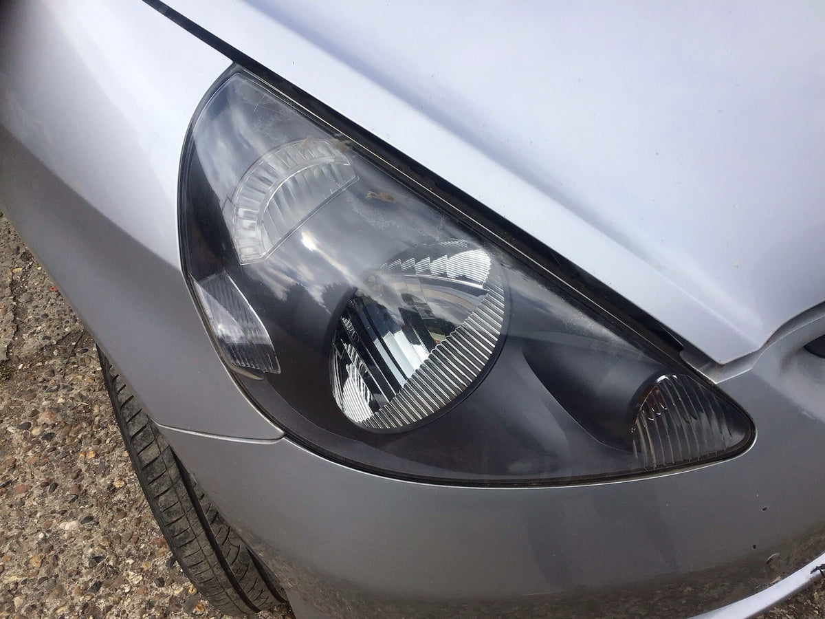 HONDA JAZZ DRIVER'S SIDE O/S HEADLIGHT 2004 20085