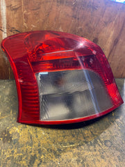 TOYOTA YARIS MK2 PASSENGER'S SIDE N/S REAR LIGHT 2006 20115