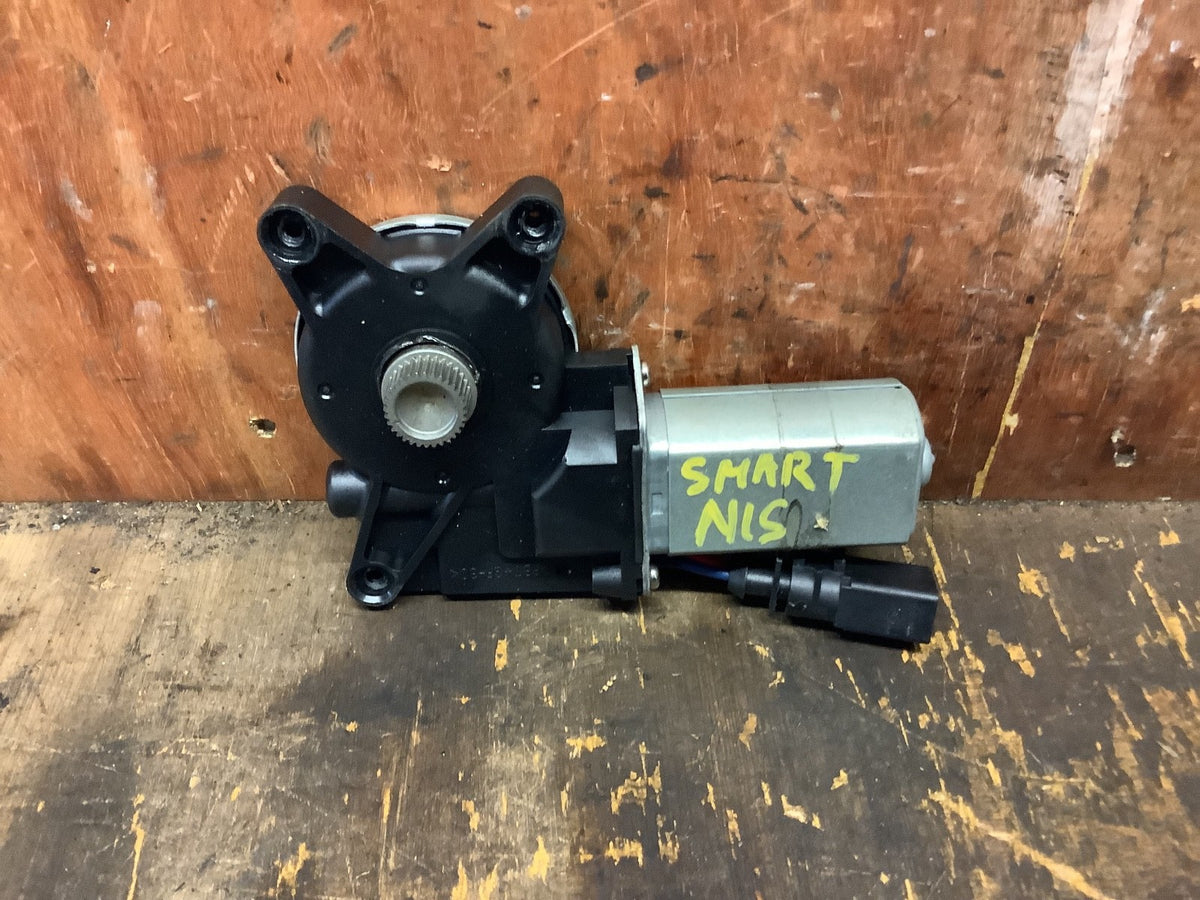 SMART FORTWO PASSENGERS FRONT WINDOW MOTOR REGULATOR 963264 100 07 20141