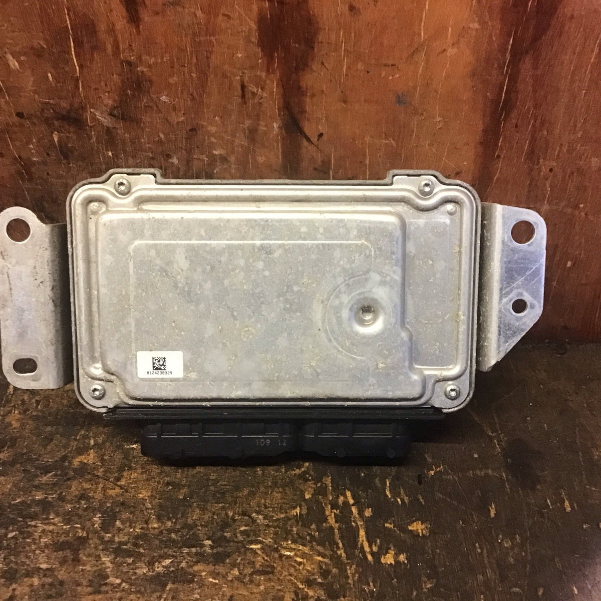 TOYOTA AYGO ENGINE CONTROL UNIT 0261S06147 89661 OH1704