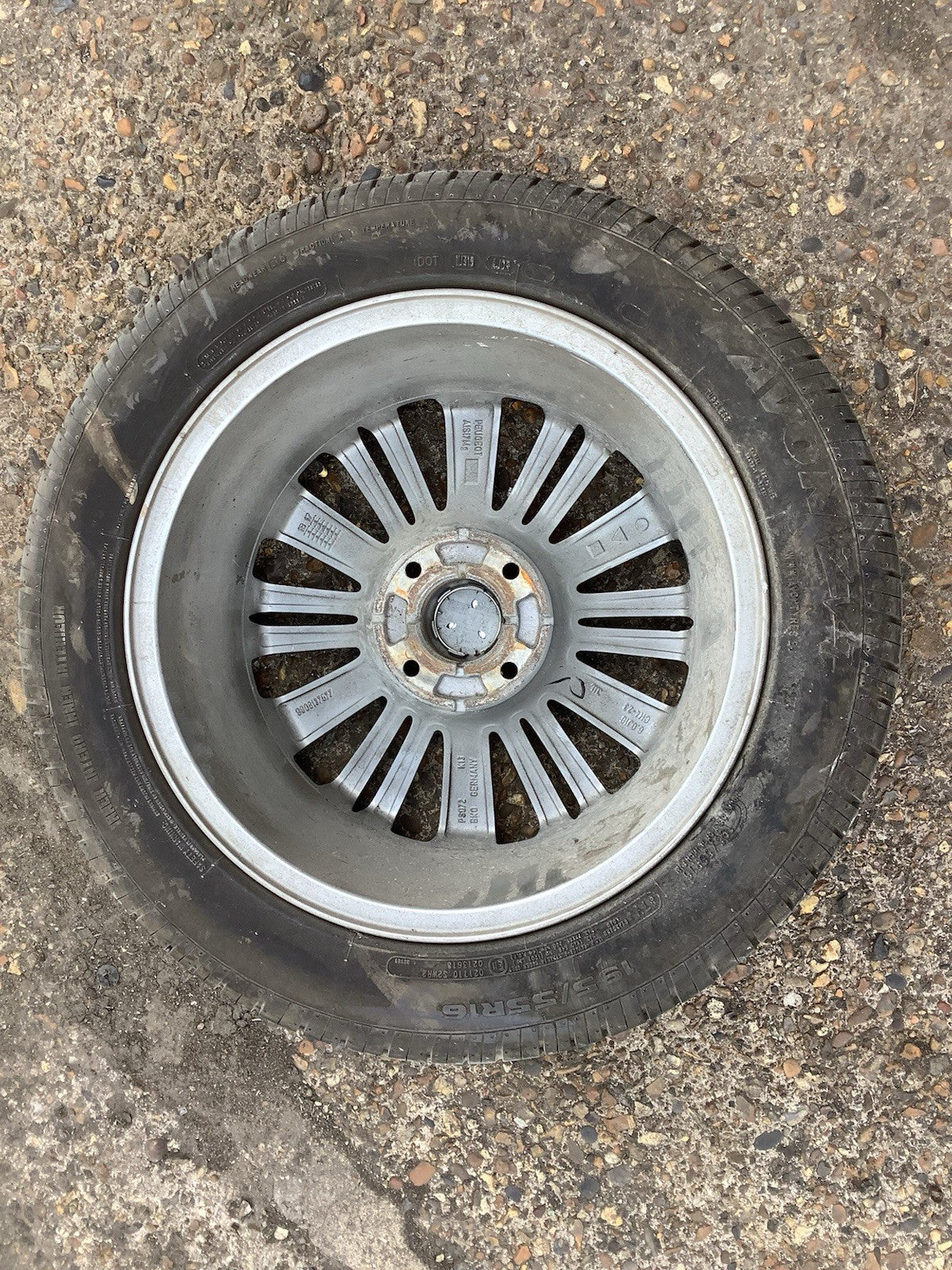 PEUGEOT 208 ALLOY WHEEL 16'' 9808137577 TYRE 195X55X15 2012 20197