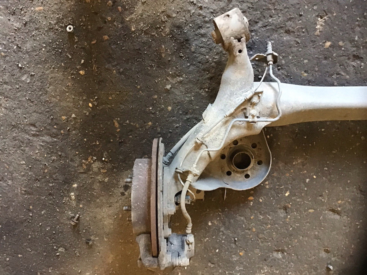 TOYOTA VERSO MK2 REAR AXLE BEAM DISC ABS 2013 20188