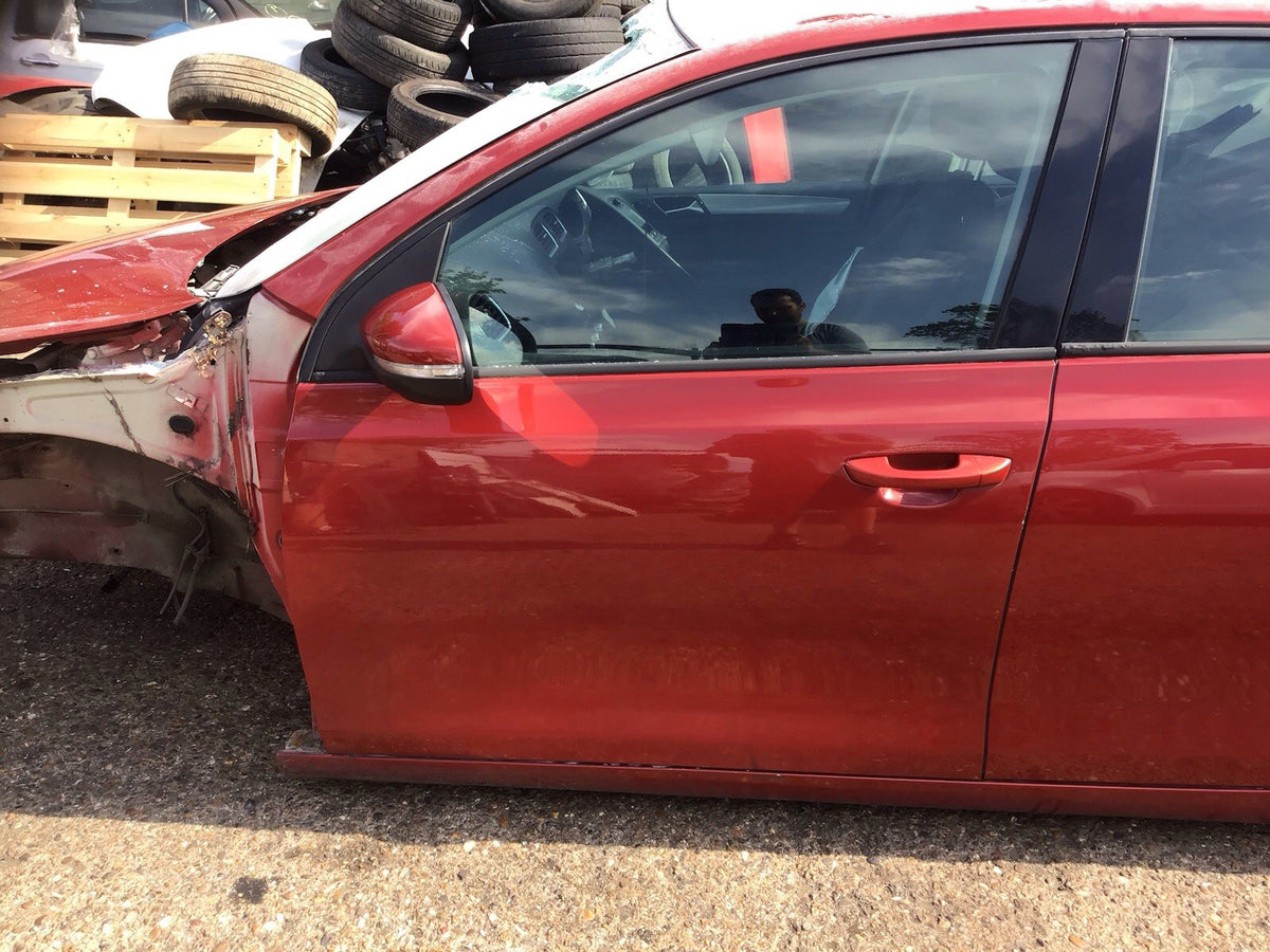 VOLKSWAGEN GOLF MK6 PASSENGERS SIDE N/S FRONT DOOR AMARYLLIS RED LA3S 09 20123