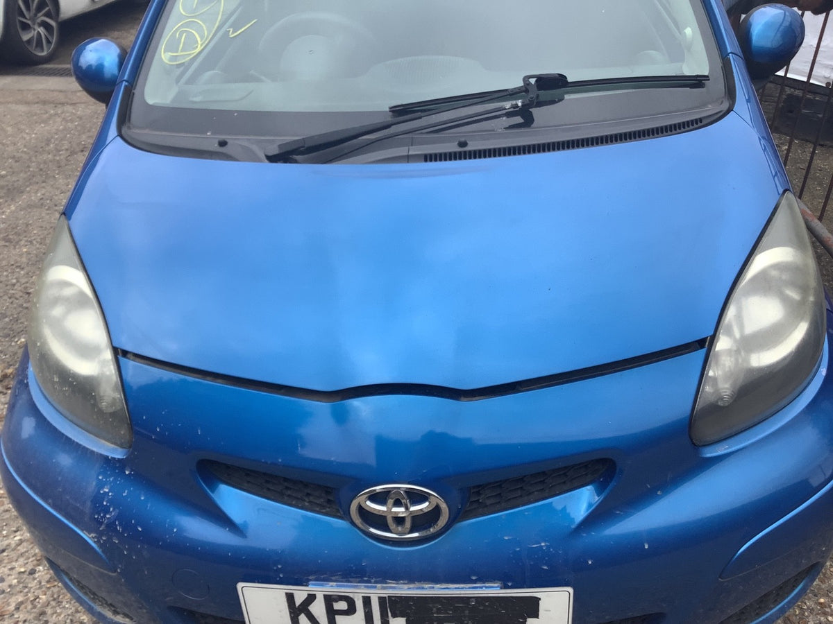 TOYOTA AYGO BONNET ELECTRA BLUE CODE 8U7 2005 20140