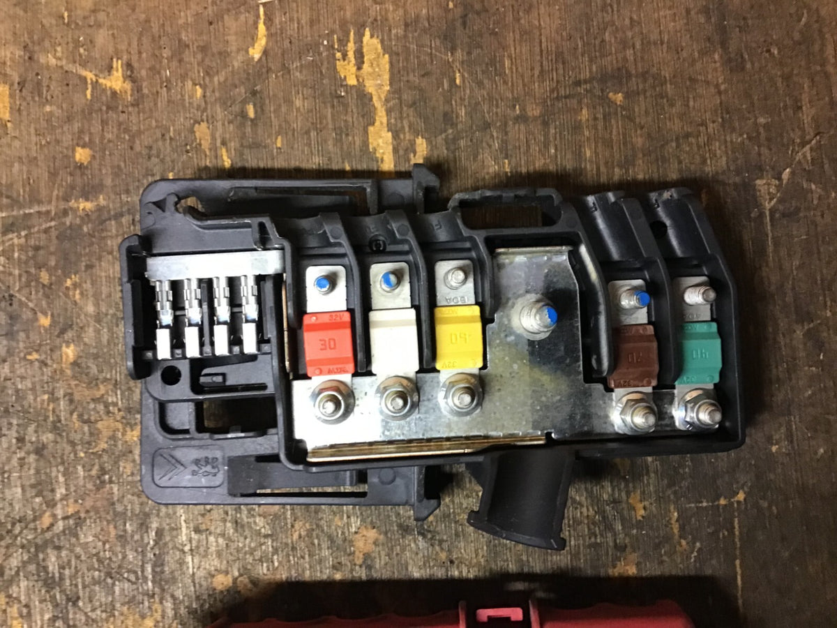 CITROEN C5 ESTATE UNDER BONNET  FUSE BOX V9662335380 2008 20142