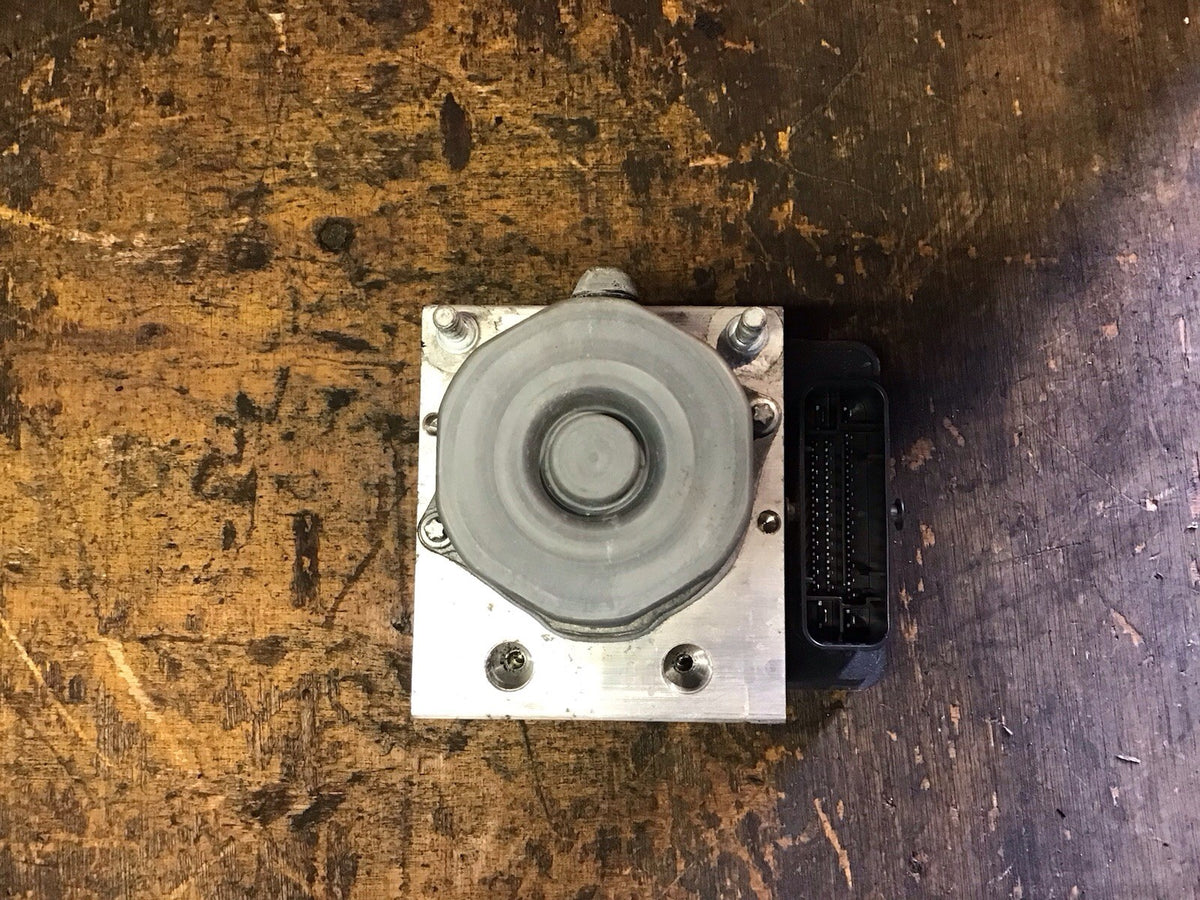 VAUXHALL ADAM ABS PUMP MODULE 39002551 AYG 2695339 2013 20194