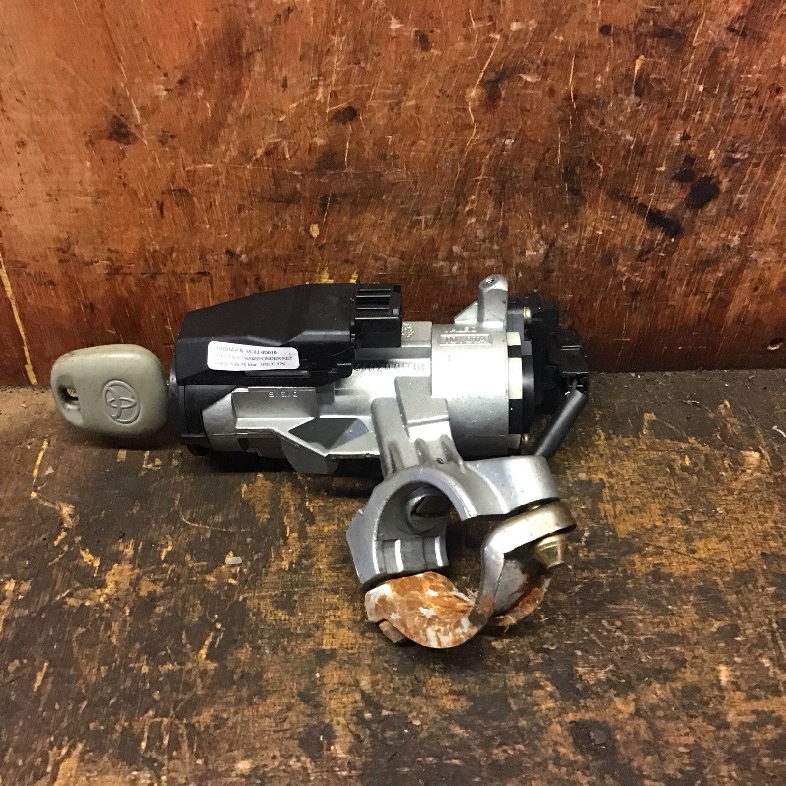 TOYOTA YARIS IGNITION BARREL LOCK AND KEY 89783 0D010 2006 20110