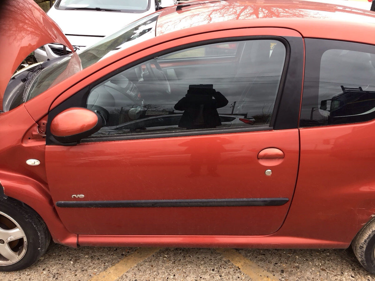 PEUGEOT 107  PASSENGER SIDE FRONT DOOR ORANGE MANDALINE KHF 2005 20131
