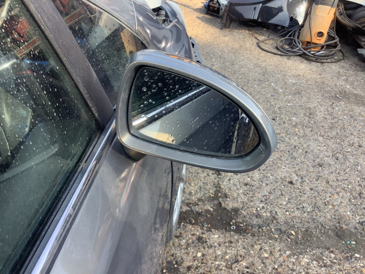 VAUXHALL CORSA E DRIVER'S  SIDE O/S WING MIRROR PEPPERDUST METALLIC Z40W 15 20192
