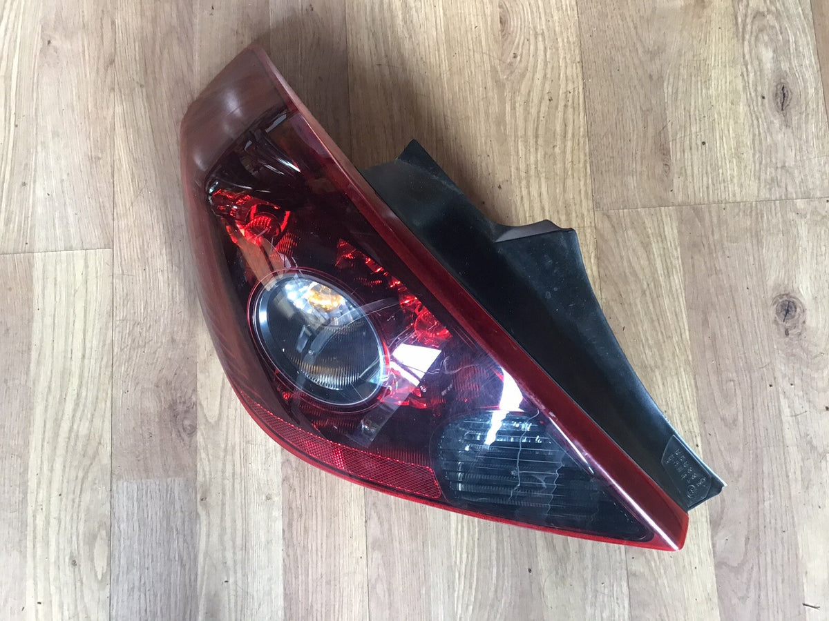 VAUXHALL CORSA D PASSENGER'S SIDE N/S REAR LIGHT 13242813 3 DOOR 2007 20142