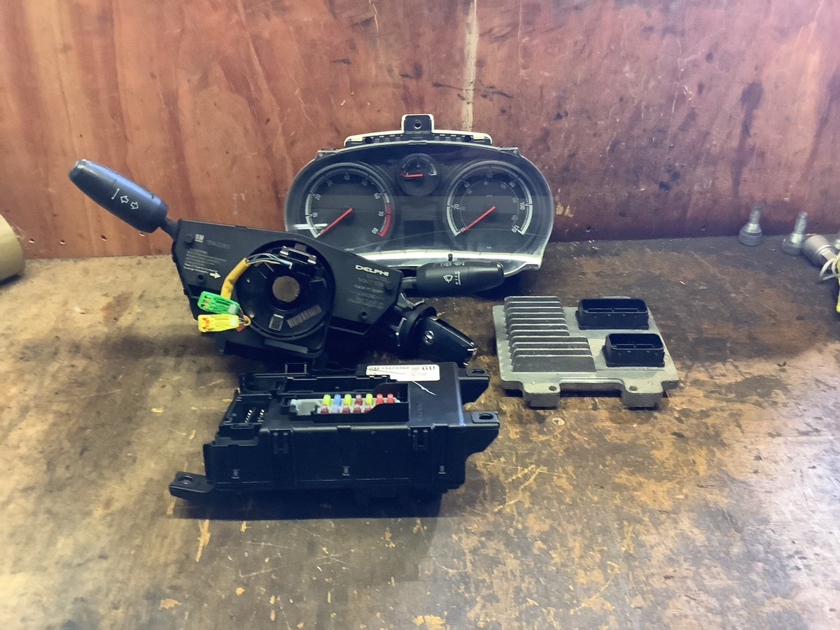 VAUXHALL CORSA D 1.2 PETROL 55485171 AB27 ECU KIT A12XER 2010 20140