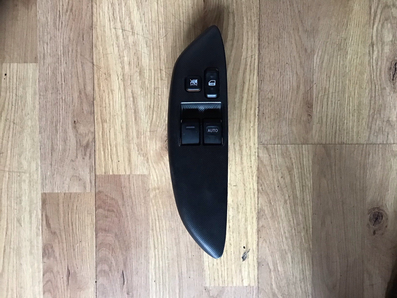 TOYOTA YARIS ELECTRIC WINDOW CONTROL UNIT SWITCH 2000 20050