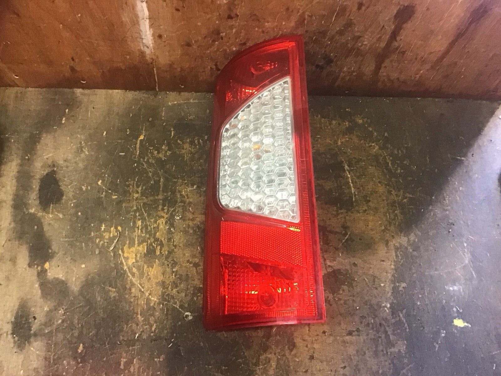 FORD TRANSIT CONNECT  PASSENGERS SIDE N/S REAR LIGHT 9T1613405AD  2009 20130