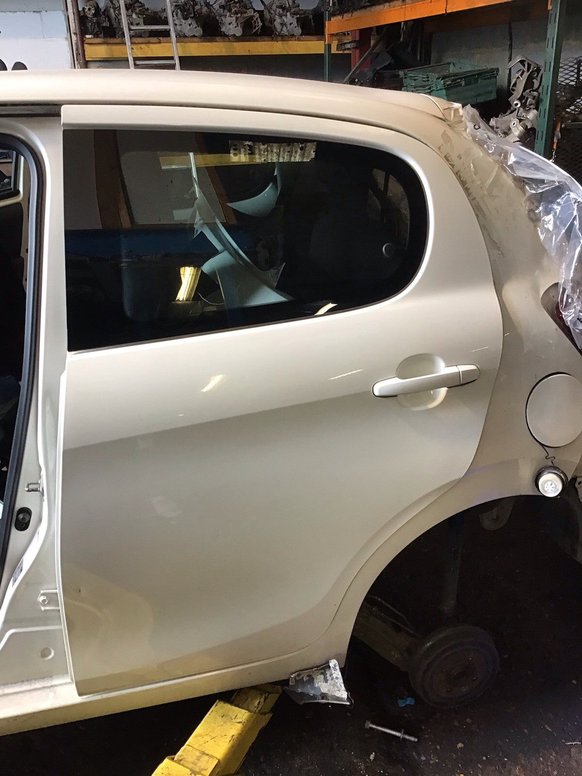PEUGEOT 108 PASSENGER SIDE REAR DOOR WHITE KWD 2015 20214