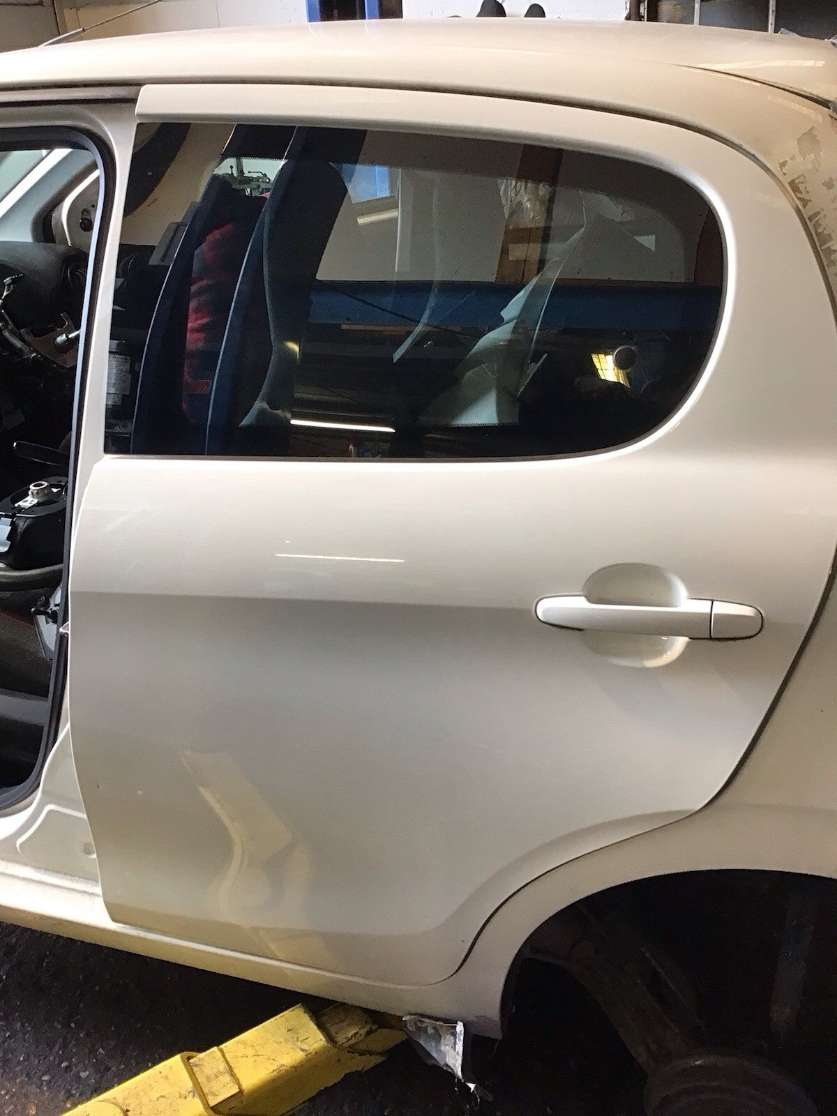 PEUGEOT 108 PASSENGER SIDE REAR DOOR WHITE KWD 2015 20216
