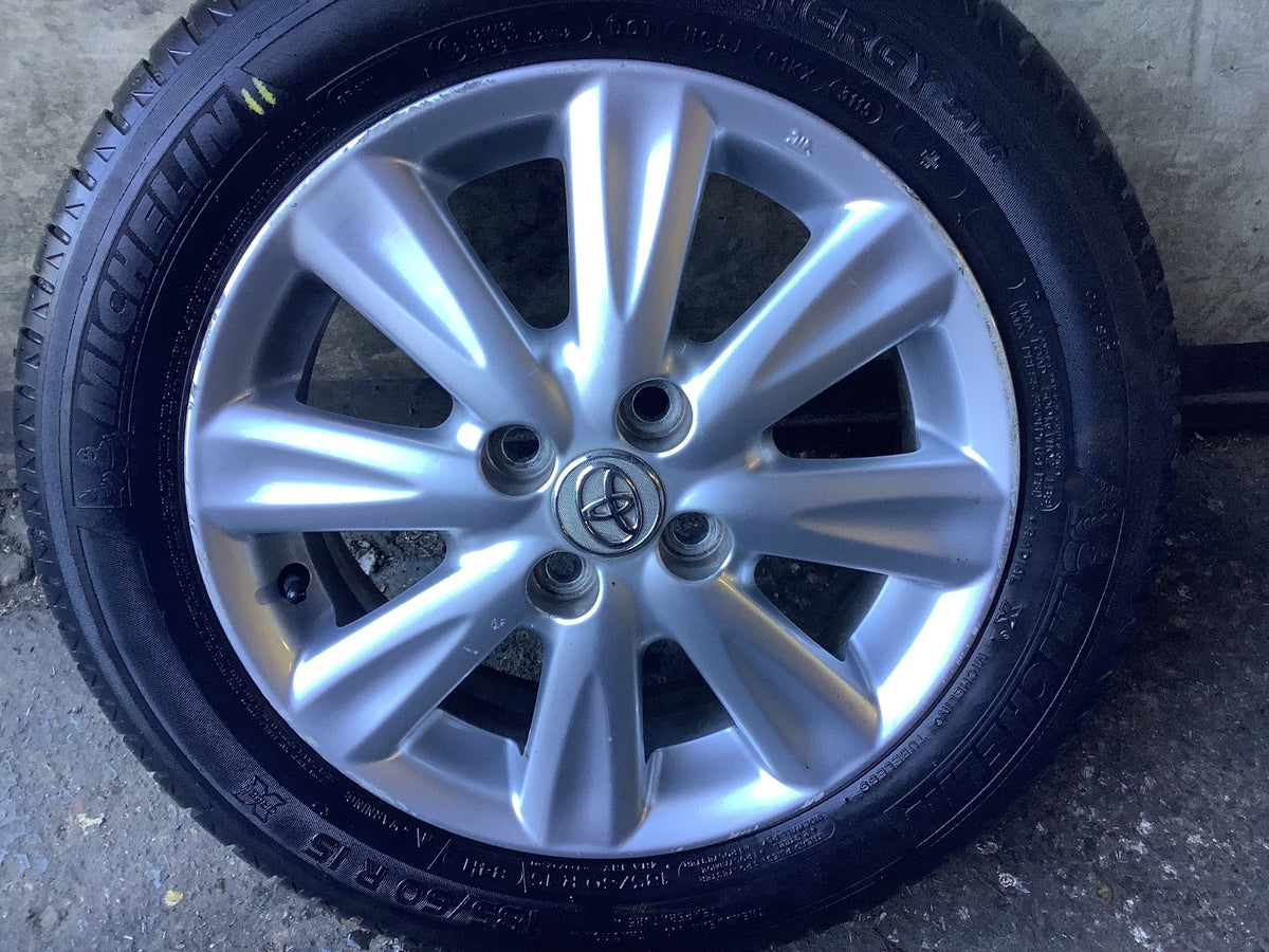 TOYOTA YARIS MK2 ALLOY WHEEL 15'' TYRE 185X60X15 42611 0D240 2006 20113