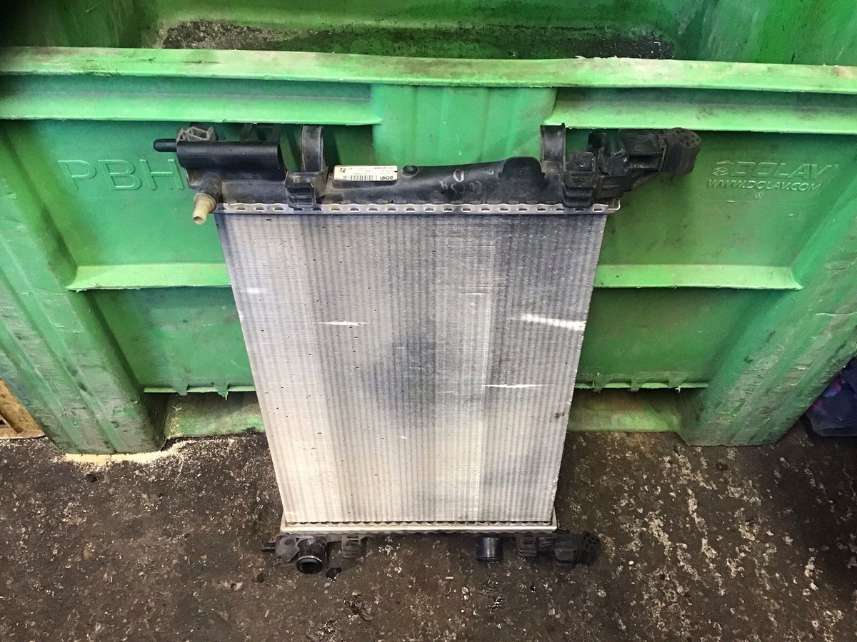 VAUXHALL CORSA D 1.2 1.4 PETROL RADIATOR 55701408 Z12XEP 06 102