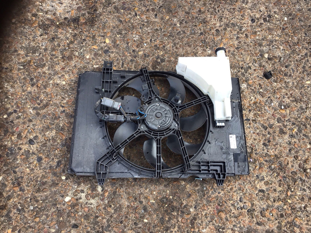 NISSAN JUKE J15 RADIATOR FAN COWLING 21480 BA60C 2014 20192