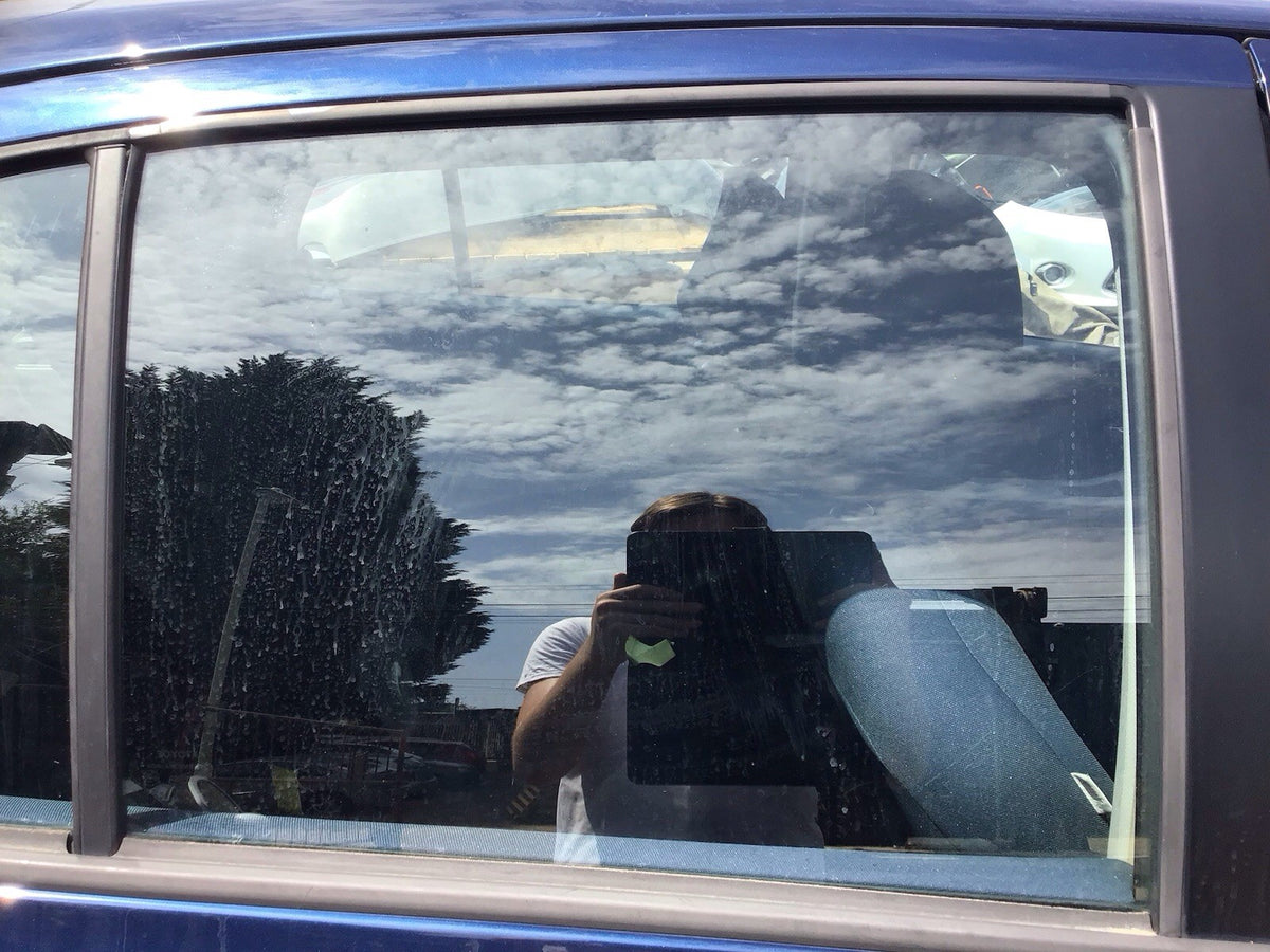 TOYOTA YARIS MK2 DRIVERS SIDE REAR DOOR WINDOW GLASS 5 DOOR 2005 20113