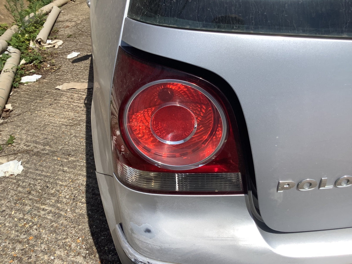 VOLKSWAGEN POLO 9N3 PASSENGER'S SIDE N/S REAR LIGHT REAR LIGHT CLUSTER 2005 20091