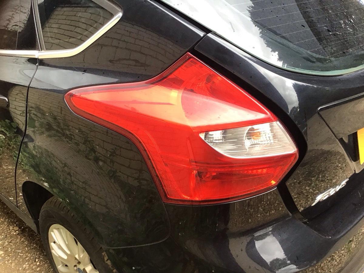 FORD FOCUS MK3 PASSENGER'S SIDE N/S REAR LIGHT 5 DOOR HATCHBACK 2011 20142