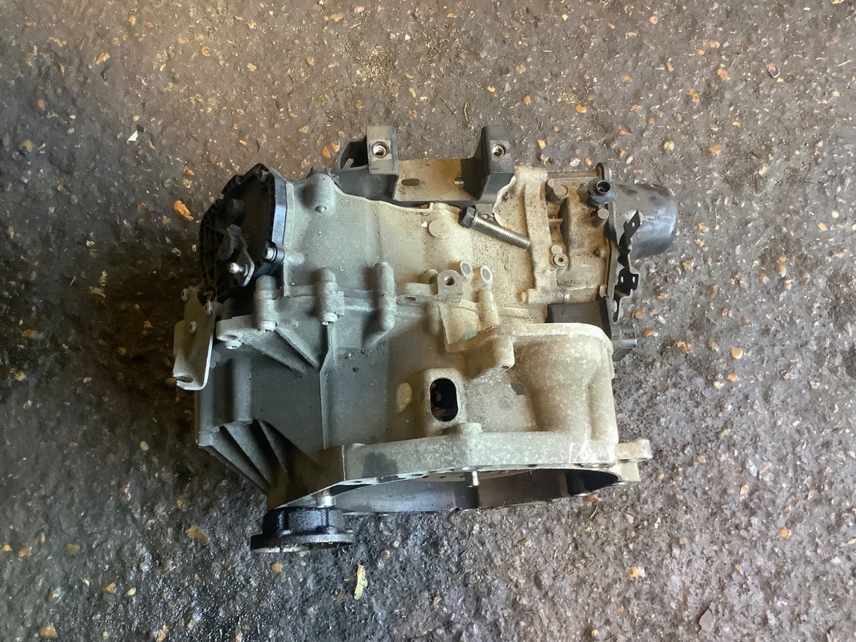 VOLKSWAGEN POLO 6R 1.4 PETROL AUTOMATIC GEARBOX CODE MLG 63000 MILES 2010 20149