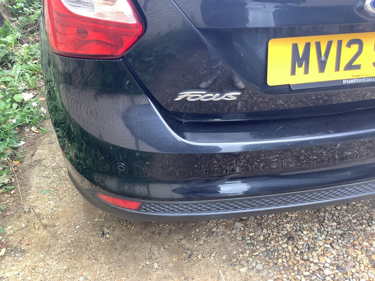 FORD FOCUS MK3 REAR BUMPER PANTHER BLACK  METALLIC HATCHBACK 2011 20183