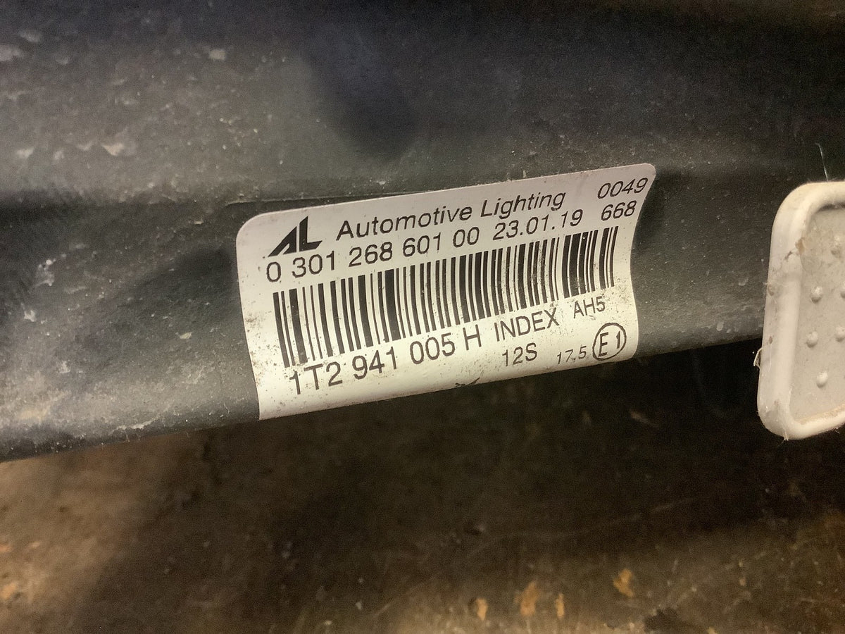 VOLKSWAGEN TOURAN MK2 HEADLIGHT PASSENGERS SIDE N/S 1T2941005H 2010 20156