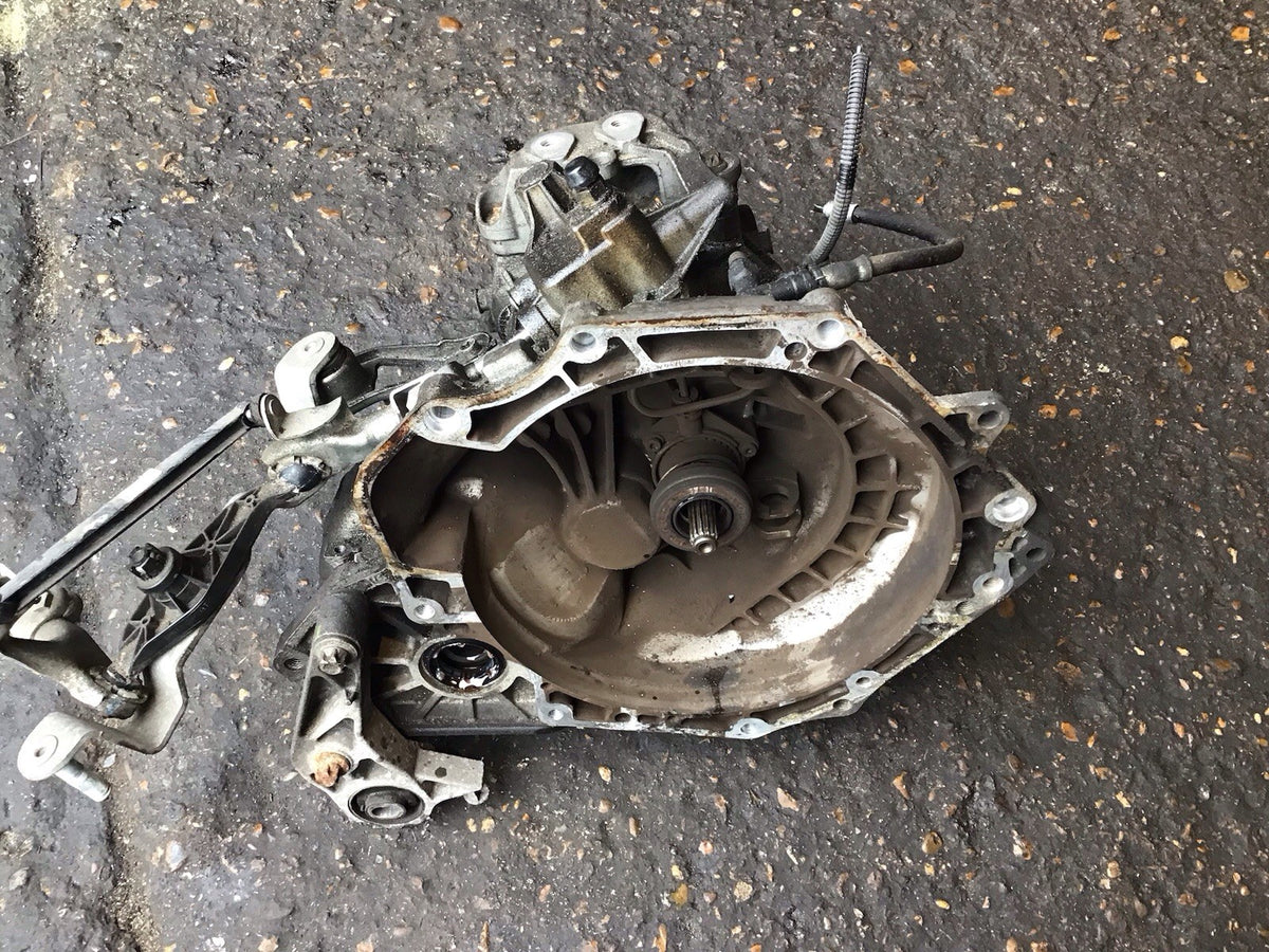 VAUXHALL CORSA C 1.2 PETROL GEARBOX  5 SPEED MANUAL F13C394 2001 20069