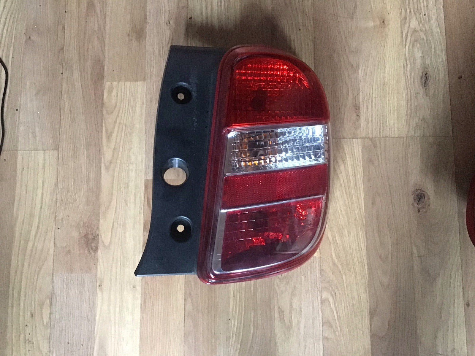 NISSAN MICRA K13 DRIVER SIDE O/S REAR LIGHT 89050364 2010 20131