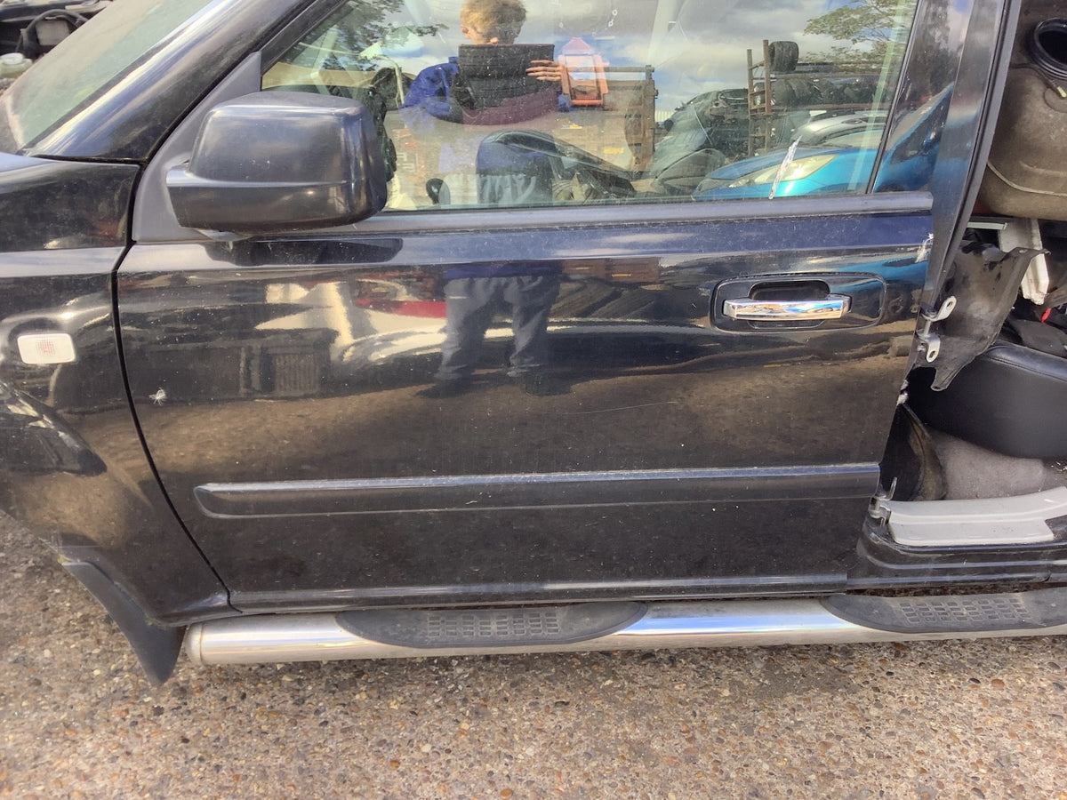 NISSAN X TRIAL MK1 PASSENGER'S SIDE N/S FRONT DOOR BLACK 20043