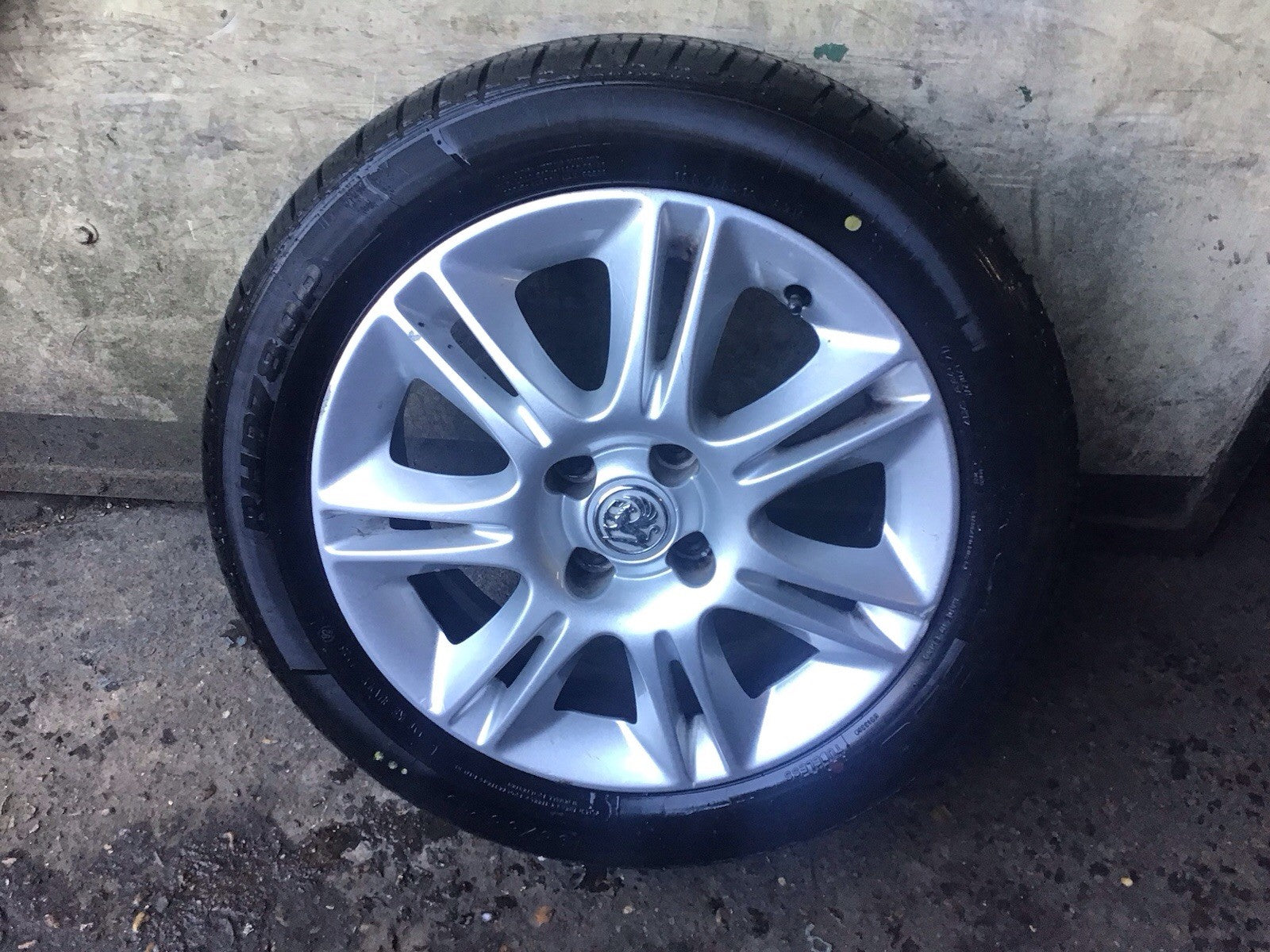 VAUXHALL CORSA ALLOY WHEEL 16'' OPO33 AND TYRE 195X55X16 2006 20141