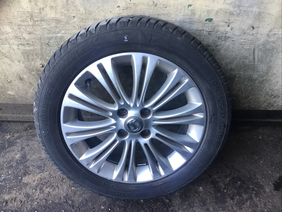 VAUXHALL CORSA ALLOY WHEEL 16'' 13298019 AND TYRE 195X55X16 2006 20140